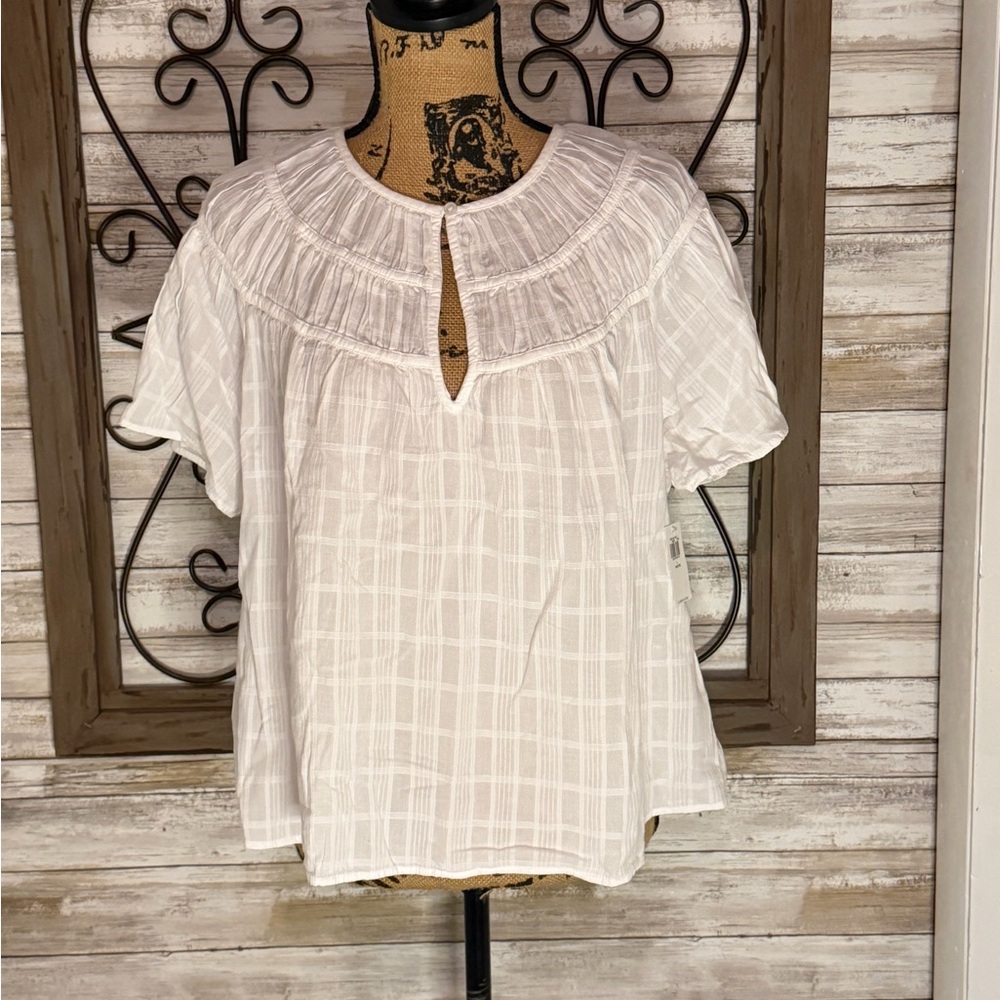 Old Navy Ivory Textured Blouse